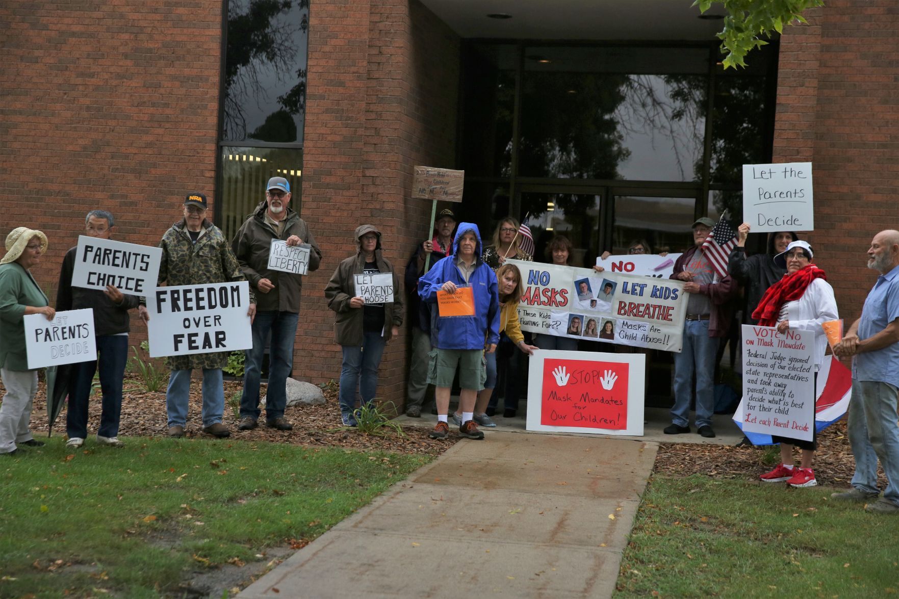 North Iowa residents protest mask mandate in Mason City schools